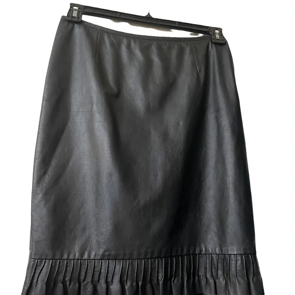 Laundry by Shelli Segal size 6 Black Leather Pencil skirt with ruffle - Picture 3 of 6